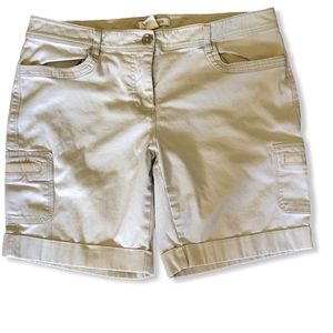 White House Black Market khaki shorts size…